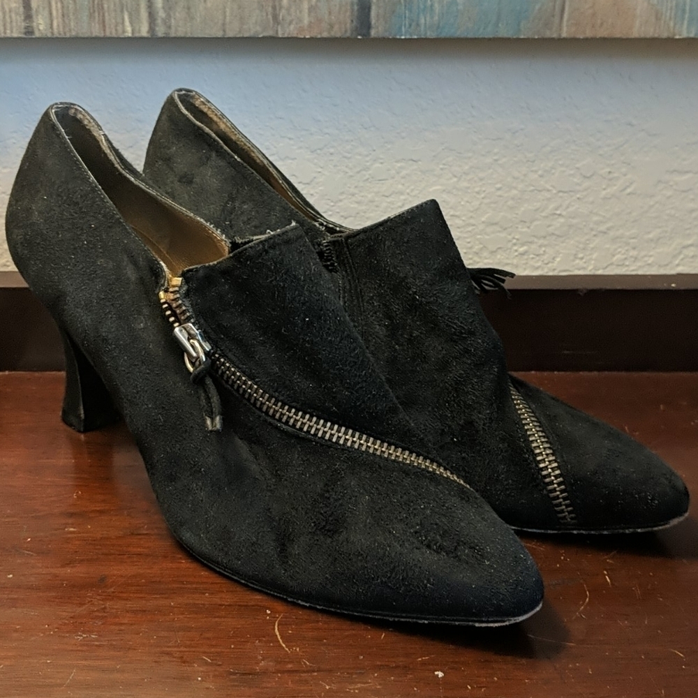 STUART WEITZMAN Zippered Suede Pointed Toe Heels